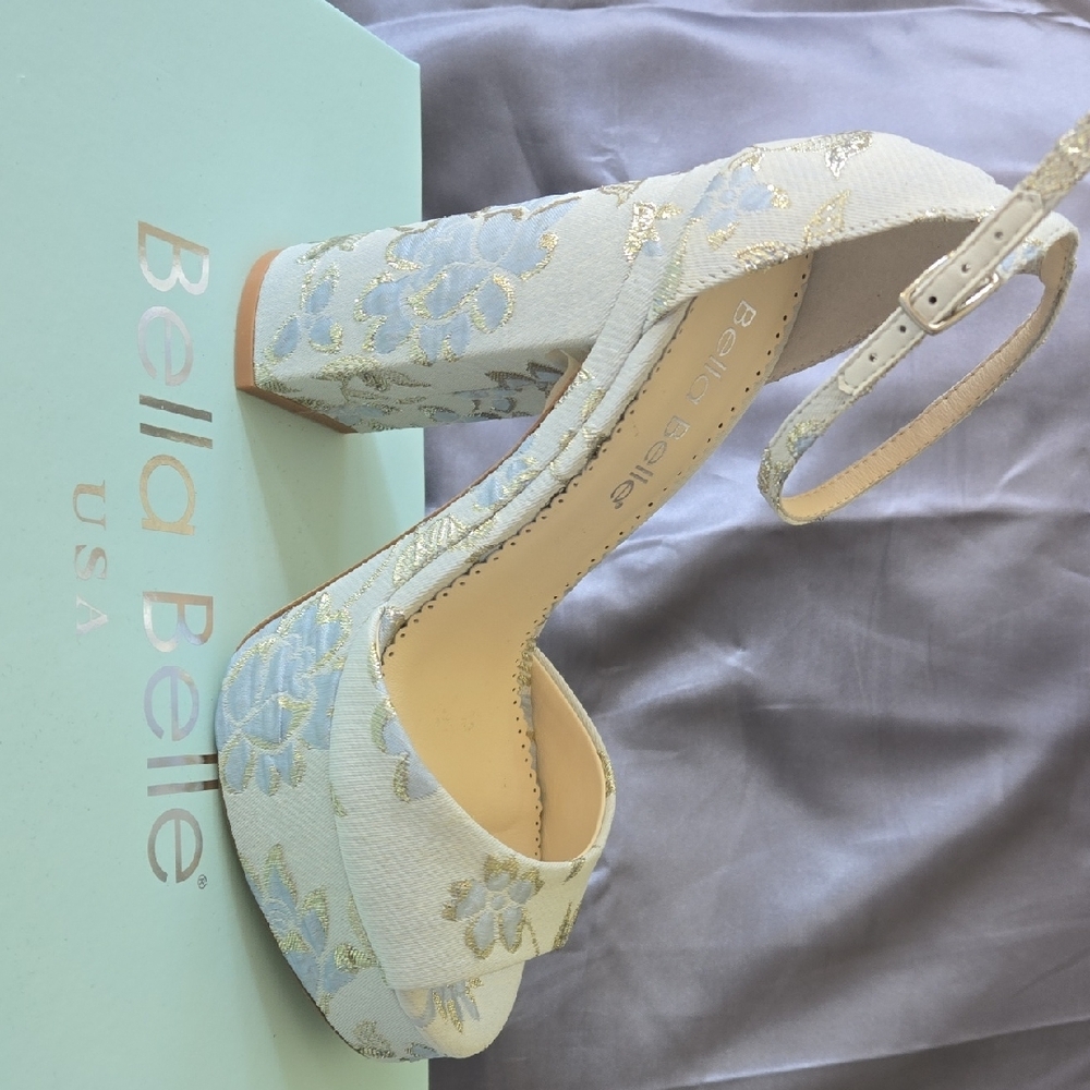 La Belle Blue and Gold Heels Elegant Stiletto Design